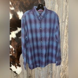 St. John’s Bay mens size medium purple and blue plaid button up shirt